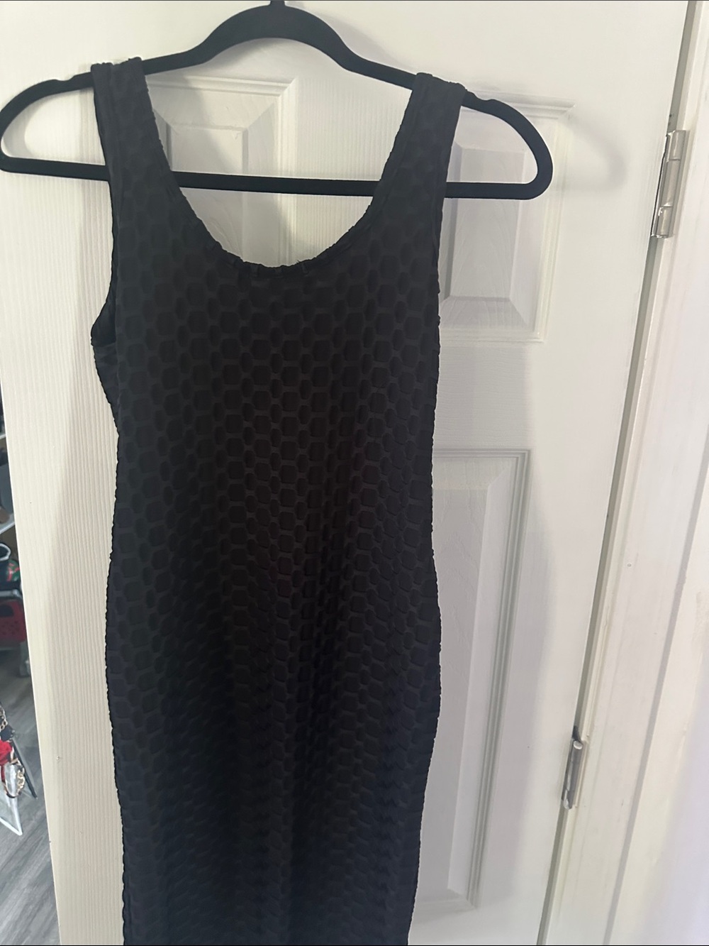 Sleeveless Black Textured Midi Dress - Picture 3 of 6